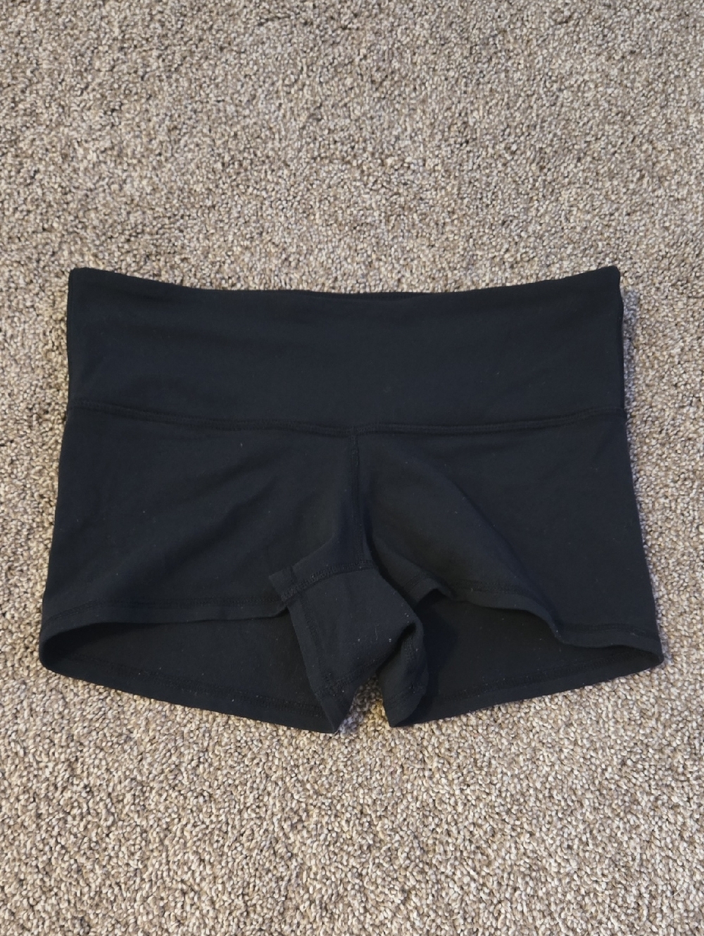 Lululemon Black 2" Short Size 4
